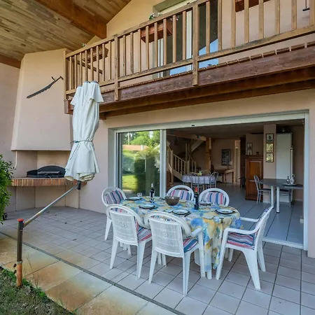 Spacieuse Maison 3 A Pour 6 Personnes - Fr-1-319-610